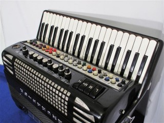 Excelsior Cassotto MIDI piano accordion with expander